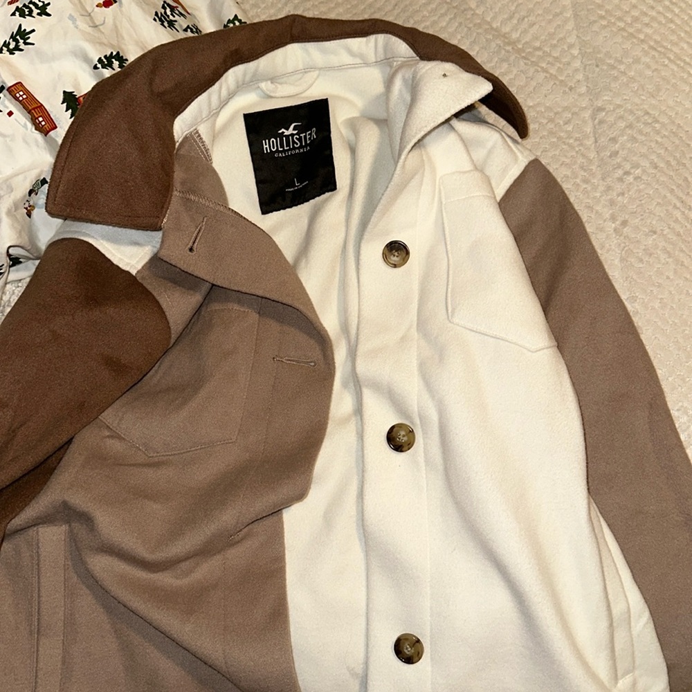hollister flannel coat. never worn.